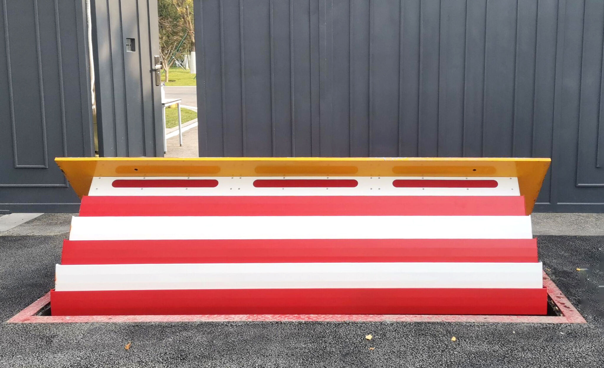 Shallow Mount AntiRam K12 M50 Crash Rated Road Blocker Beijing